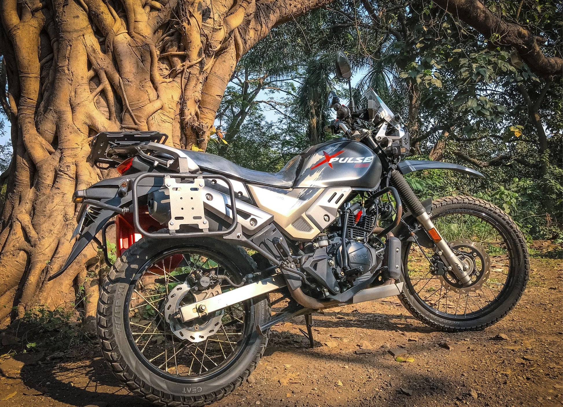 ADV TRIBE アドベンチャーバイク用テールラック